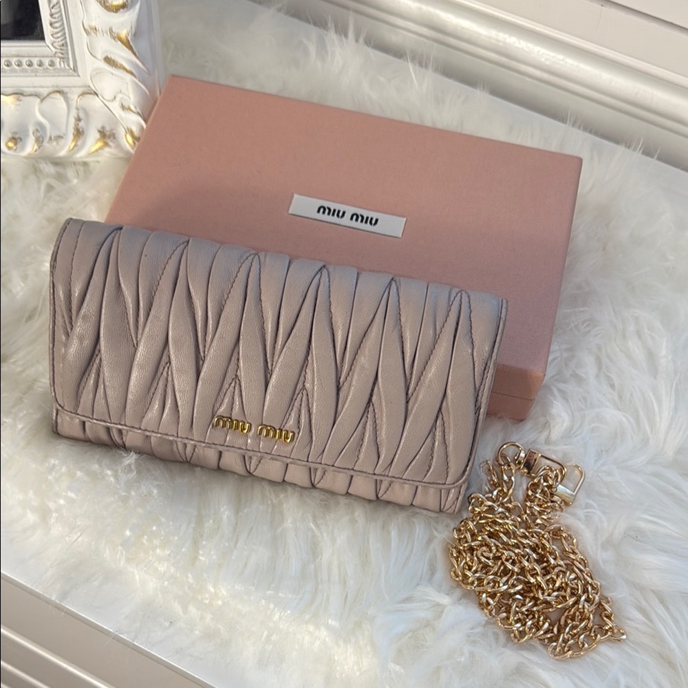 Miu Miu Gray Wallet With Gold Chain - image 2